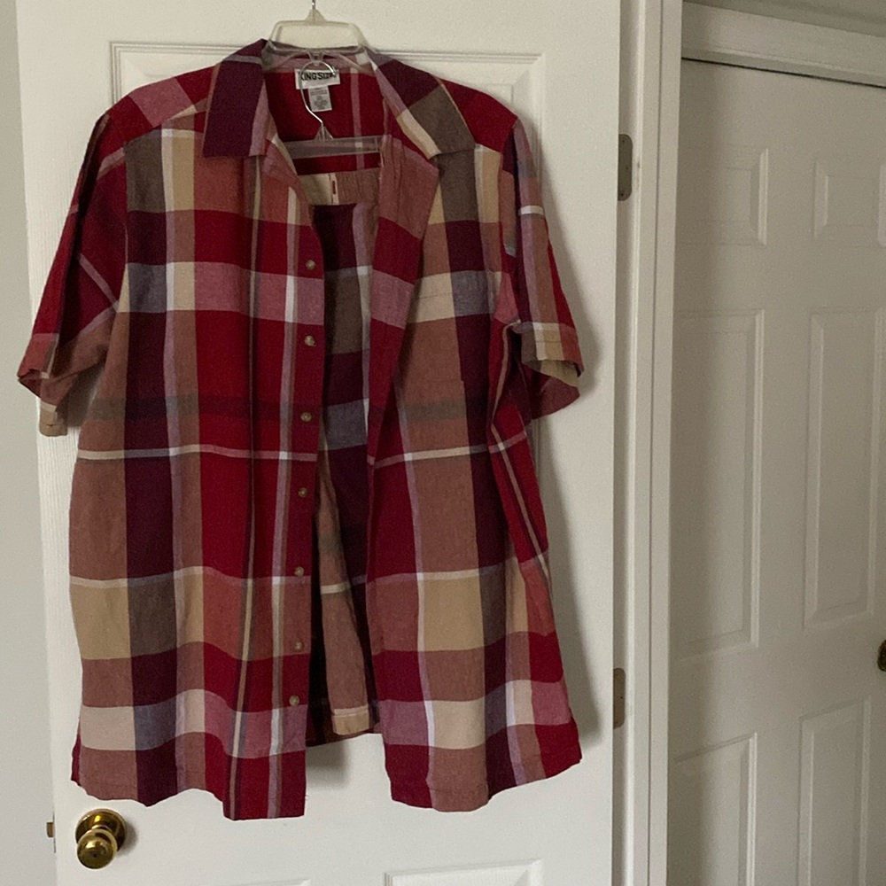 Men’s Red Plaid 2PC Short Set the set is larger than it looks in the photo.